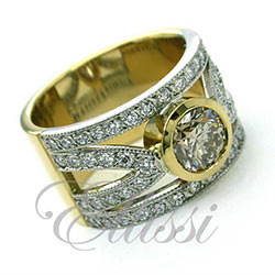 “Cellio” Champagne diamond band set with 1.00 ct central diamond