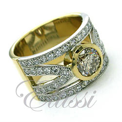 "Cellio" Champagne diamond band set with 1.00 ct central diamond