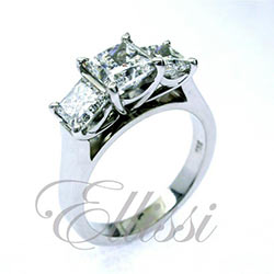 "Saori" Princess cut diamond trilogy ring.