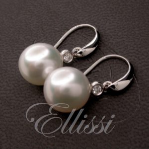 South Sea Pearl earrings in 18ct. white gold. Matching pearl pendants and earrings are availalable.