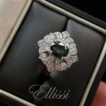 Ready to propose with this sapphire engagement ring in an Ellissi box.