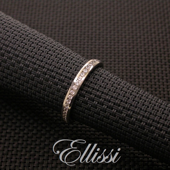 Diamond wedding ring , 18 ct white gold