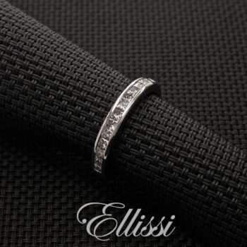 Princess cut diamond wedding ring