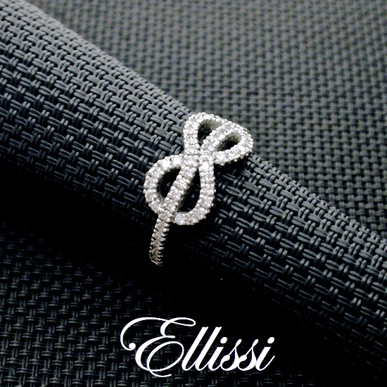 Diamond wedding ring , 18 ct white gold