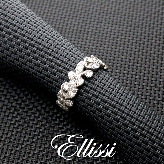 Stunning Leaf Design Ring With Grain Set Diamonds