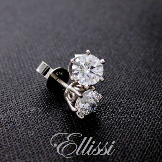 18ct. White Gold 6 Claw Stud Earrings
